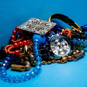 All types of your favorite jewelry at low prices.